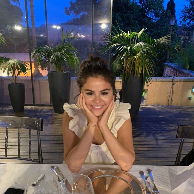 Selena Gomez, Instagram